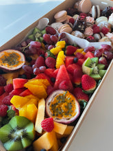 Load image into Gallery viewer, FRUIT & SWEET BOX