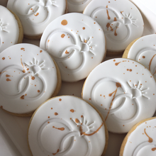 Load image into Gallery viewer, Fondant cookies geelong, wedding cookies, Poppy Jane Cakes Geelong