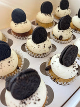 Load image into Gallery viewer, MINI OREO CUPCAKES
