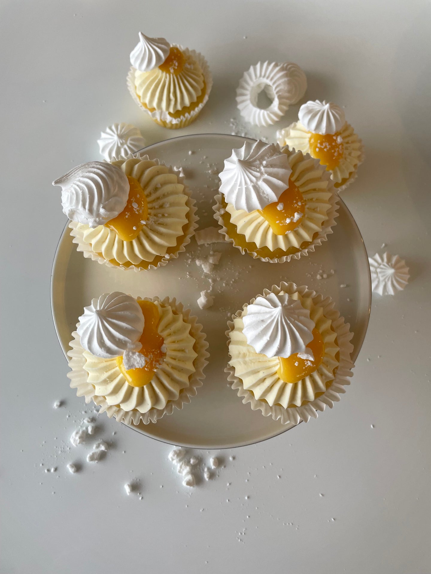 LEMON MERINGUE CUPCAKES