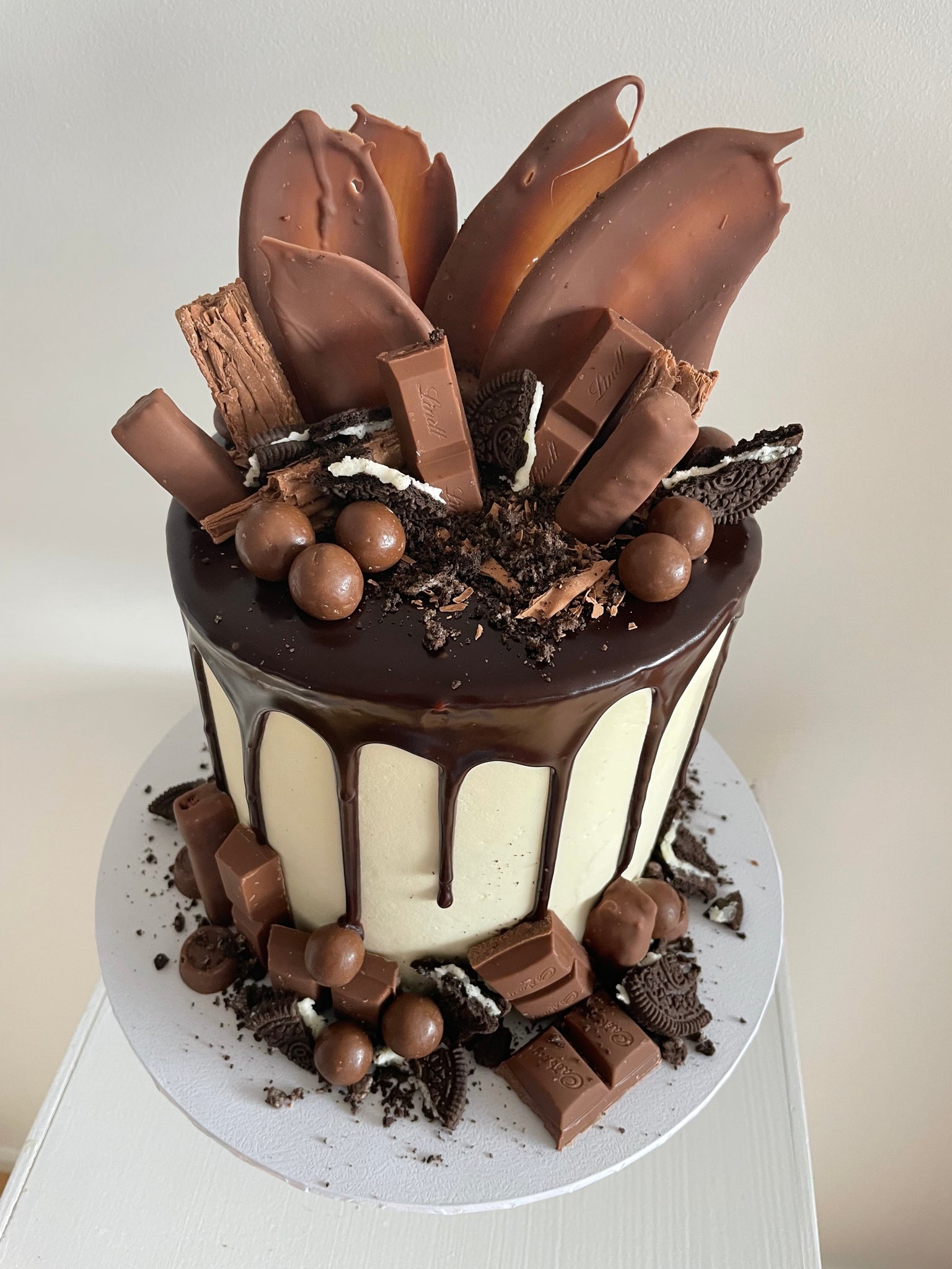 How To Decorate A Chocolate Overload Cake