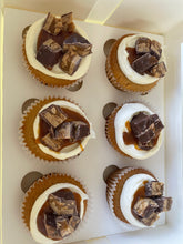 Load image into Gallery viewer, SNICKERS CUPCAKES
